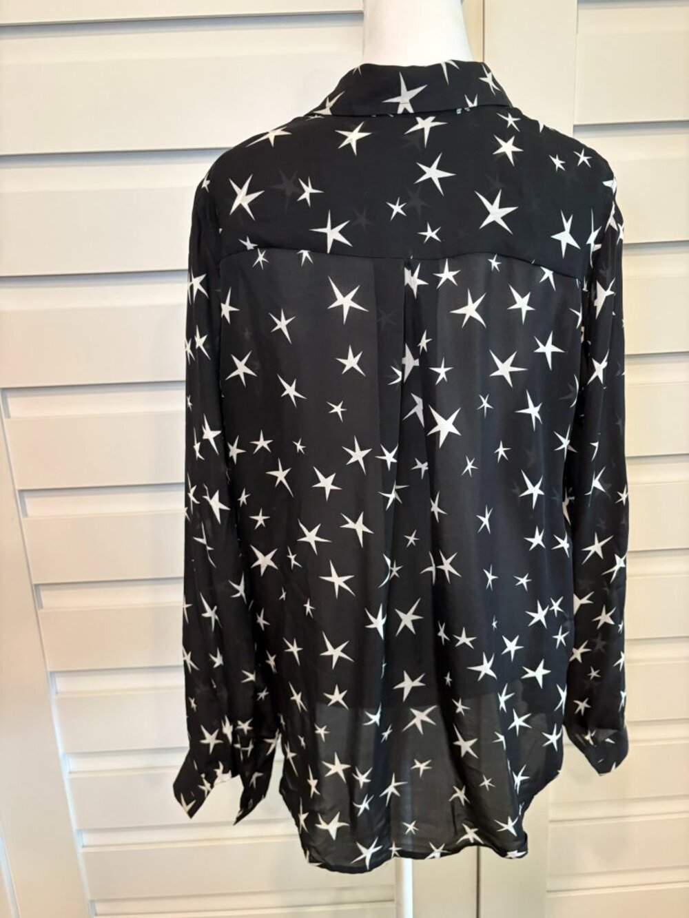 L'Agence Nina Star Print 100% Silk Button Down Blouse Black White M - Picture 8 of 11